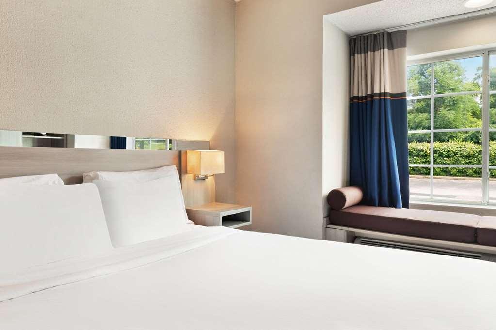 Microtel Inn & Suites By Wyndham Florence/Cincinnati Airpo Habitación foto