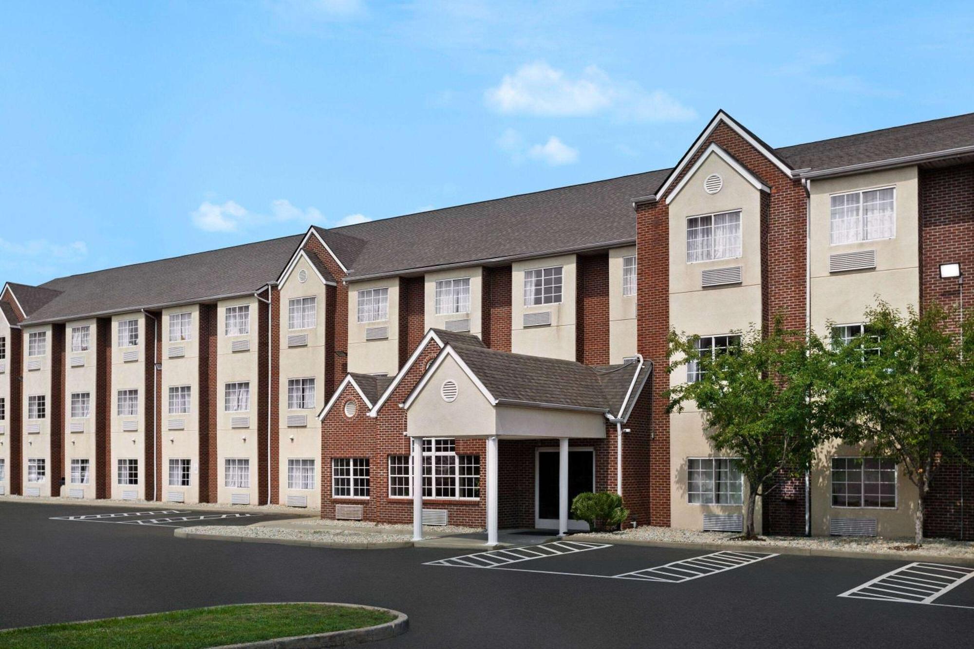 Microtel Inn & Suites By Wyndham Florence/Cincinnati Airpo Exterior foto